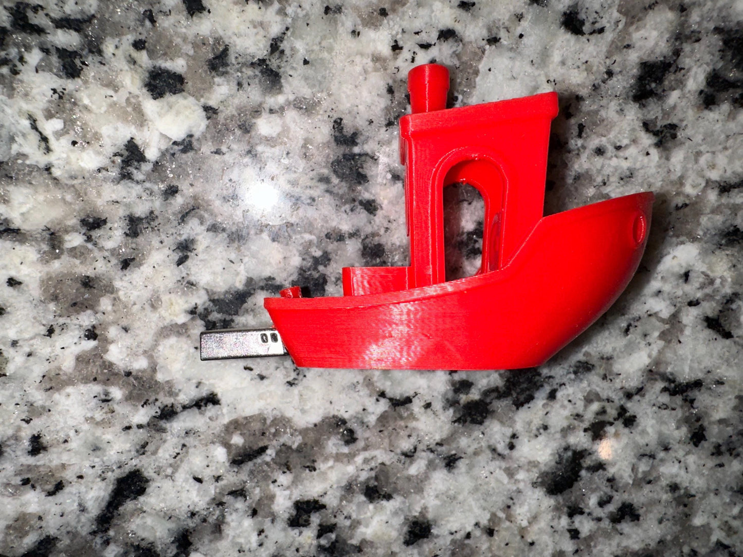 32GB Benchy USB Flash Drive – 3D Printed Boat with Hidden Storage!